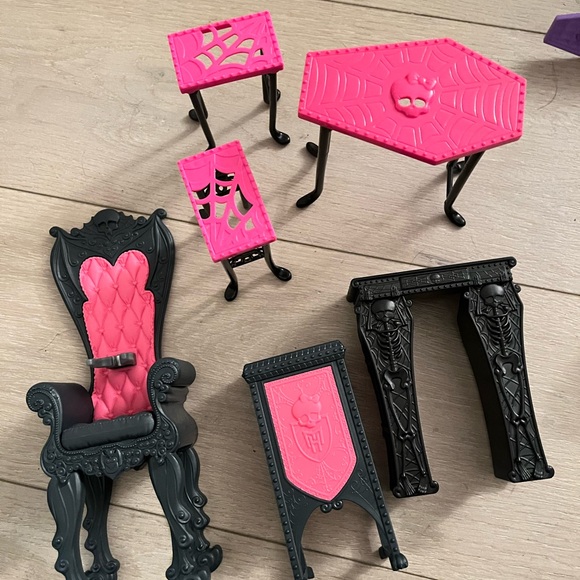 Monster High Doll & Accessories Bundle - Picture 9 of 11